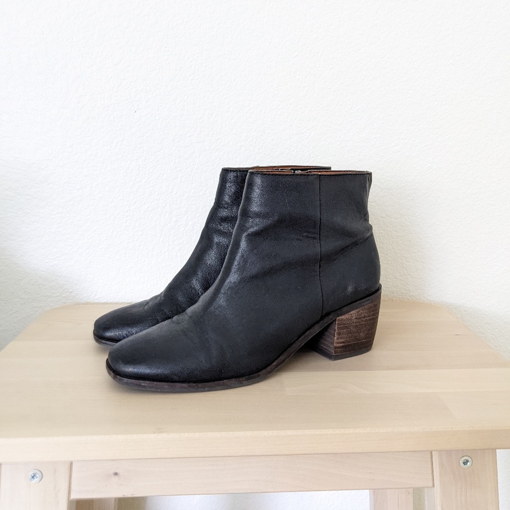 Lucky Brand Black Leather Zip Up Ankle Boots